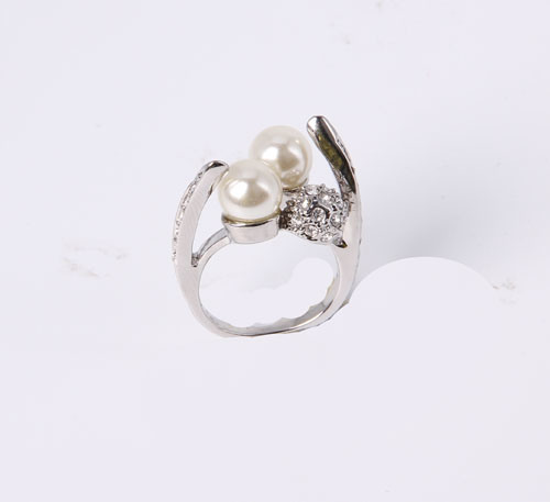 Fashion Jewelry Ring Gold Plated with Glass Pearl