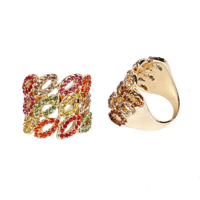 Fashion Unique Engagement Gold Diamonds Ring