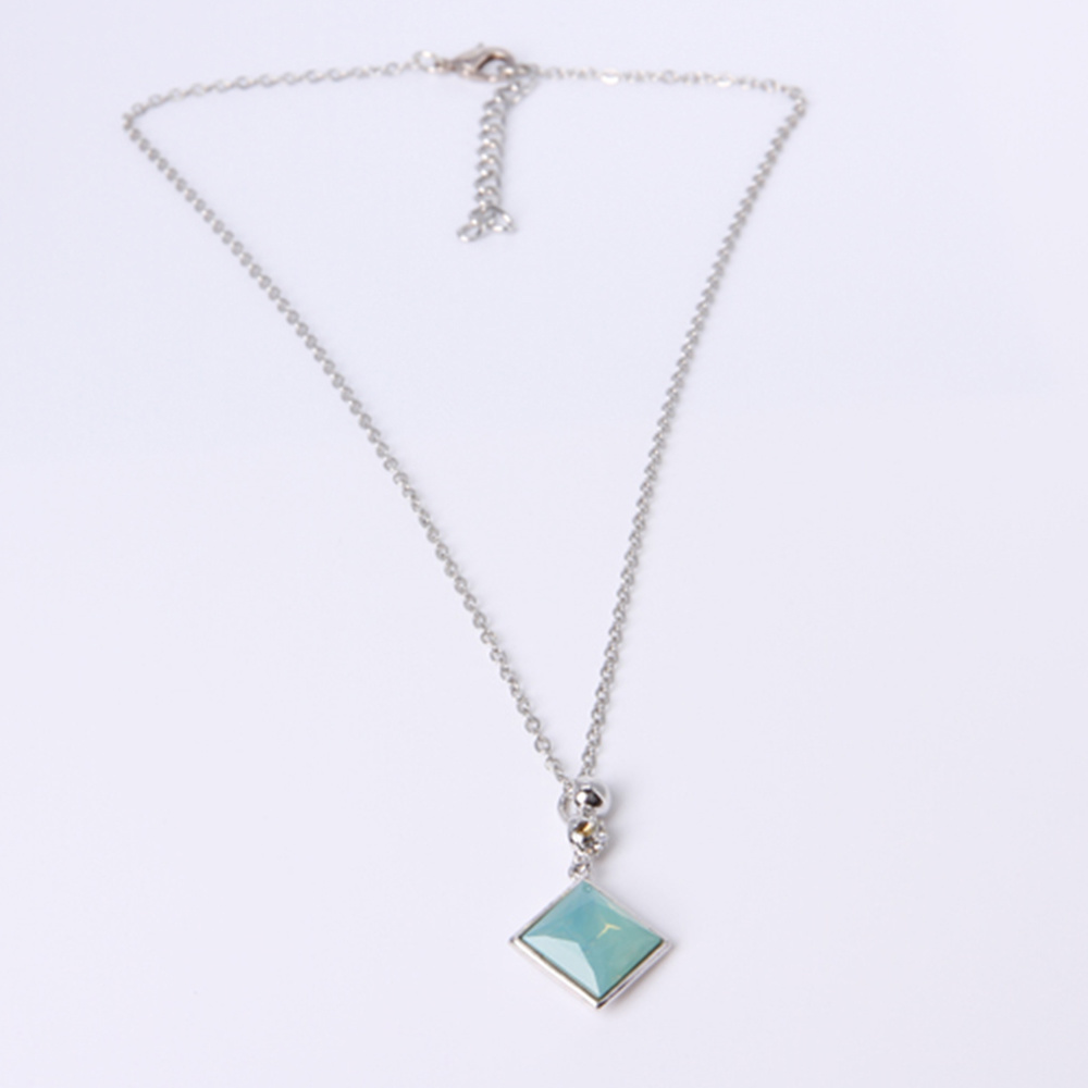 Universal Fashion Jewelry Silver Pendant Necklace with Blue Rhinestone